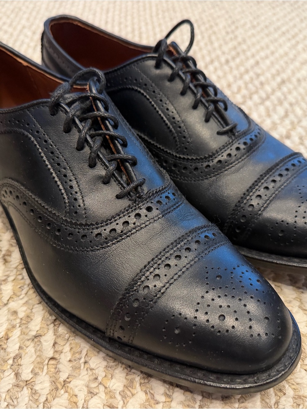 Allen Edmonds Strand Black Leather Cap-Toe Oxfords - Size 8D
